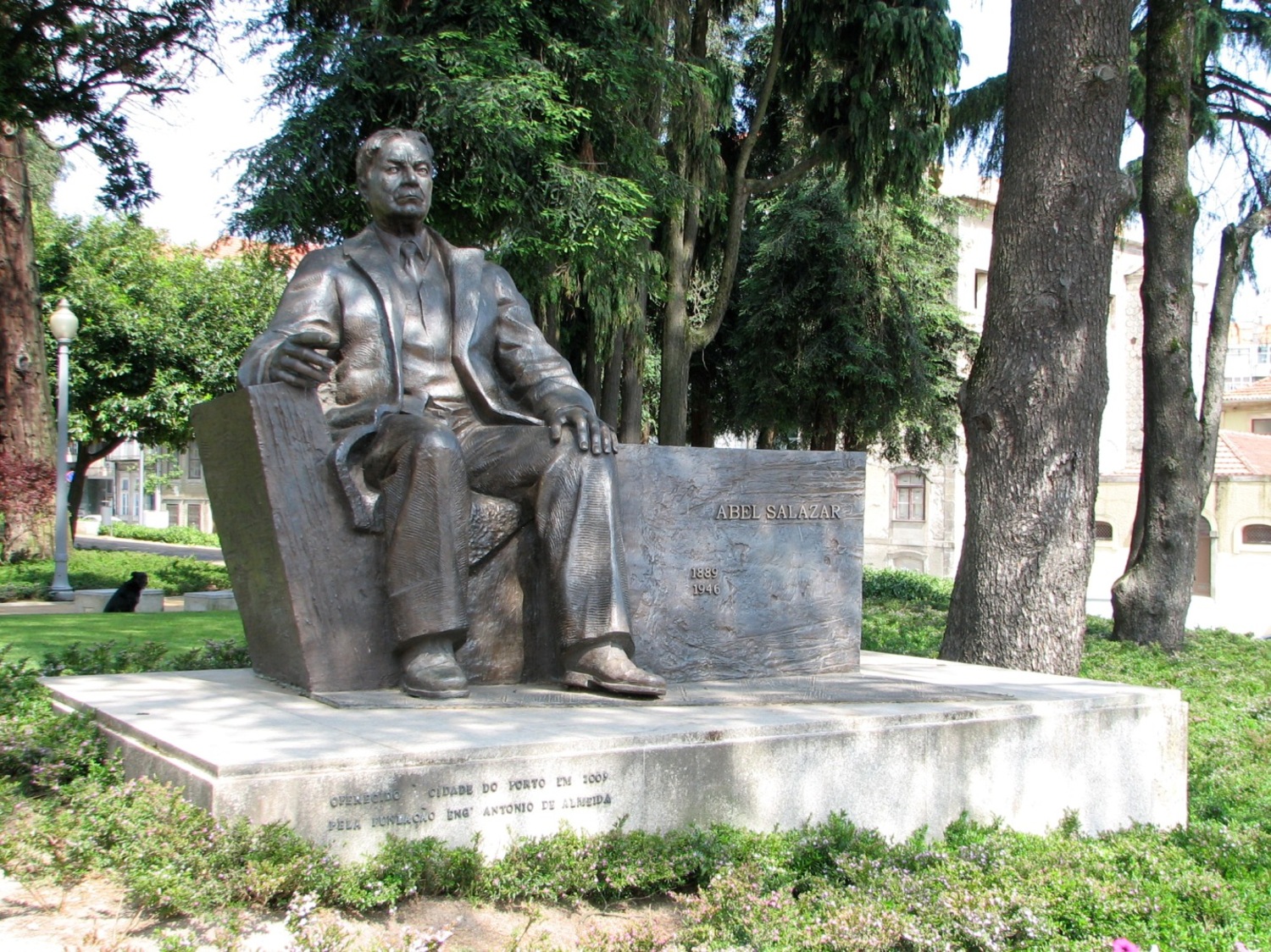 Abel Salazar's monument