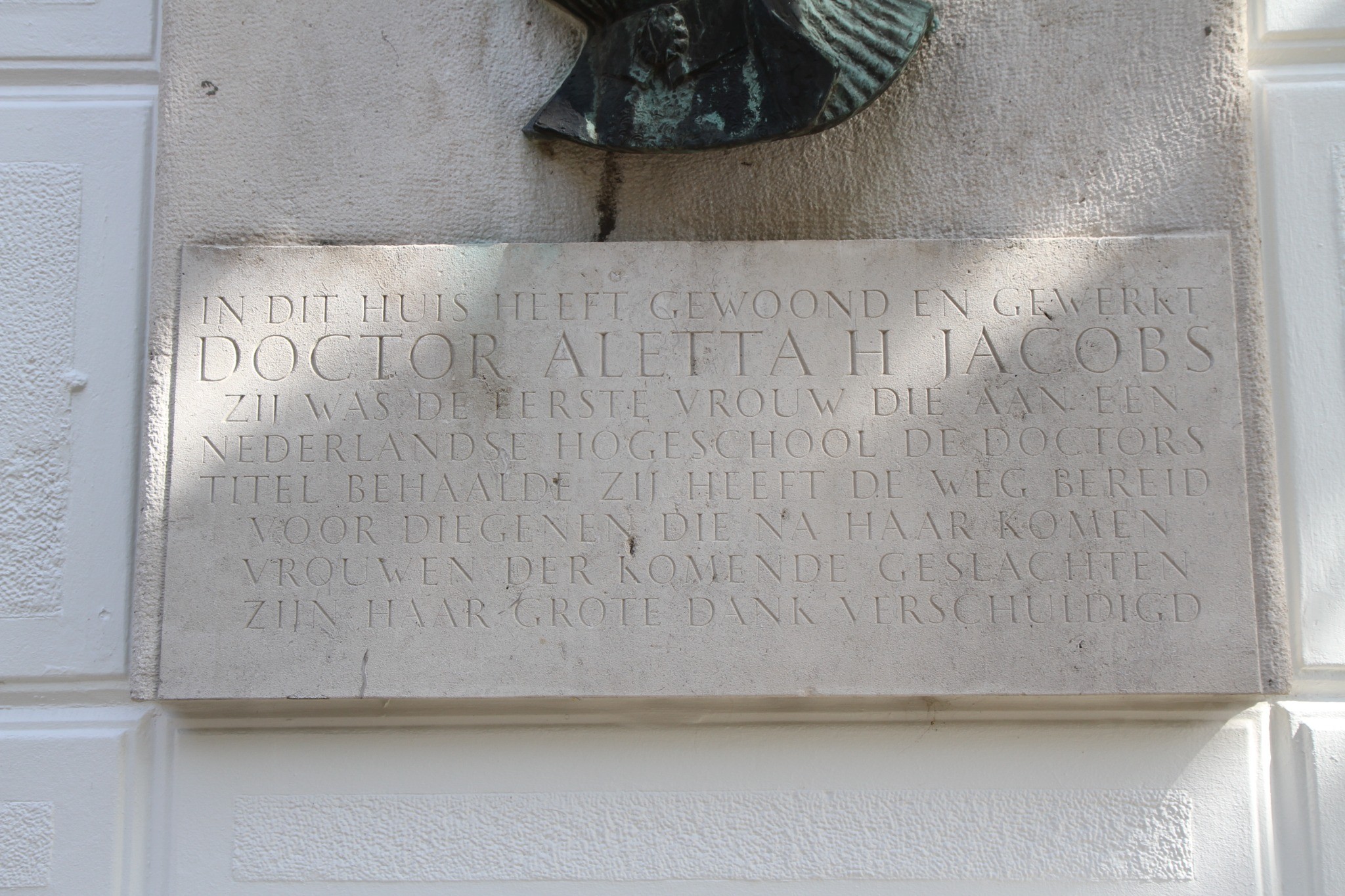 Aletta_Jacobs_monument_compressed_4.jpg