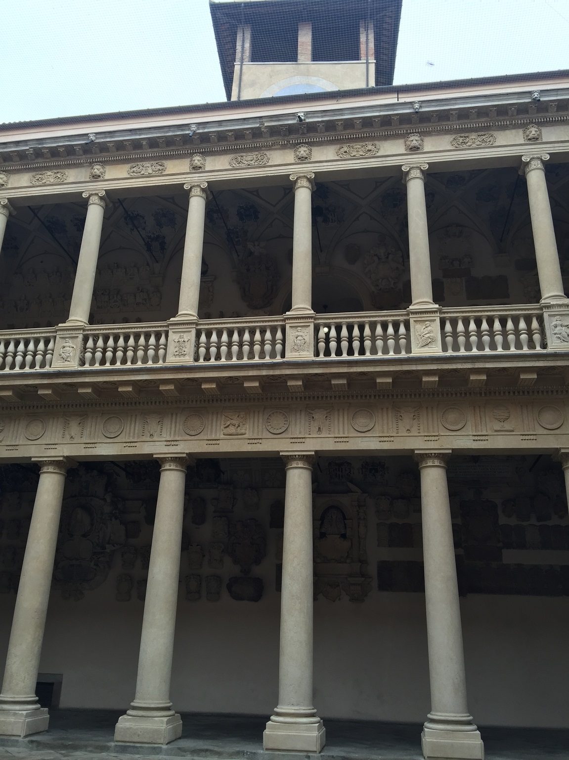 Anatomical%20theatre%20entrance%2C%20Palazzo%20Bo%2C%20Padua%20%20%283%29.jpg