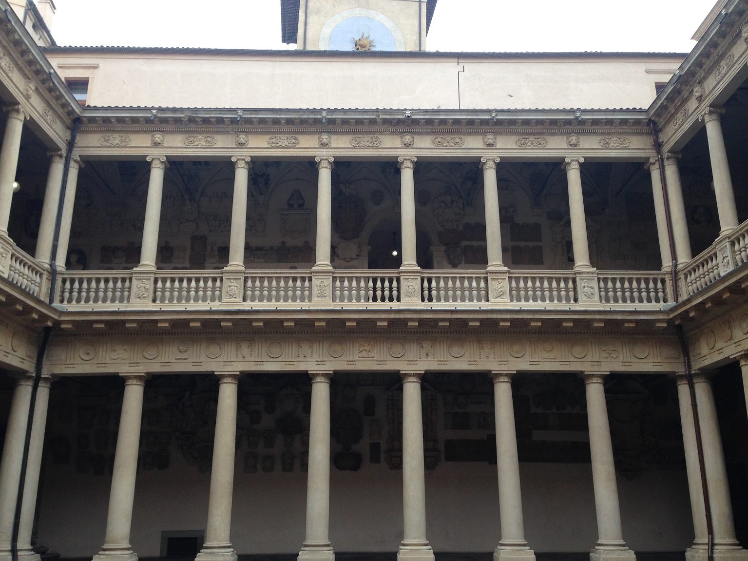 Anatomical%20theatre%20entrance%2C%20Palazzo%20Bo%2C%20Padua%20%20%284%29.JPG