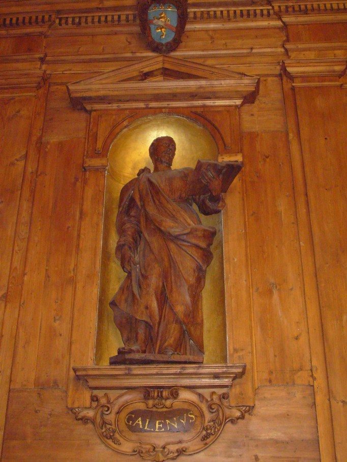 the%20statue%20of%20Galenus.JPG