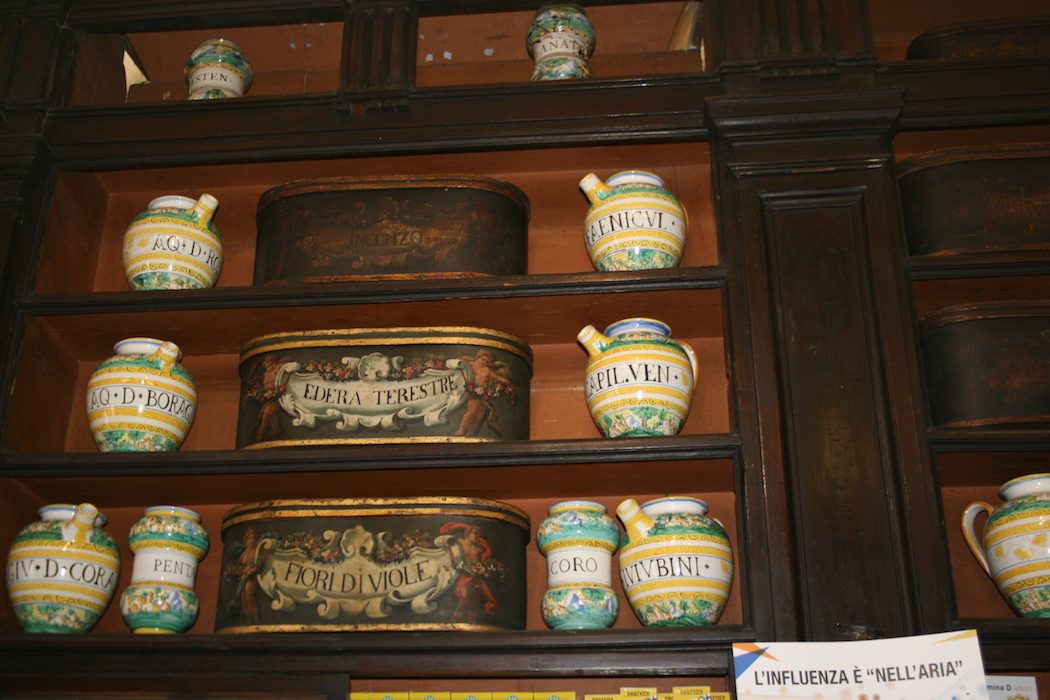 Antica%20Farmacia%20Pesci%2019.JPG