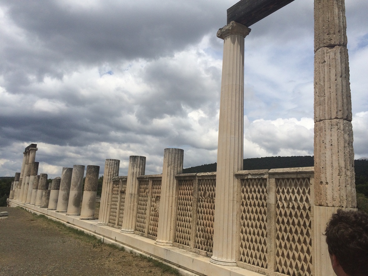 Bath of Asklepius, Epidaurus.jpg