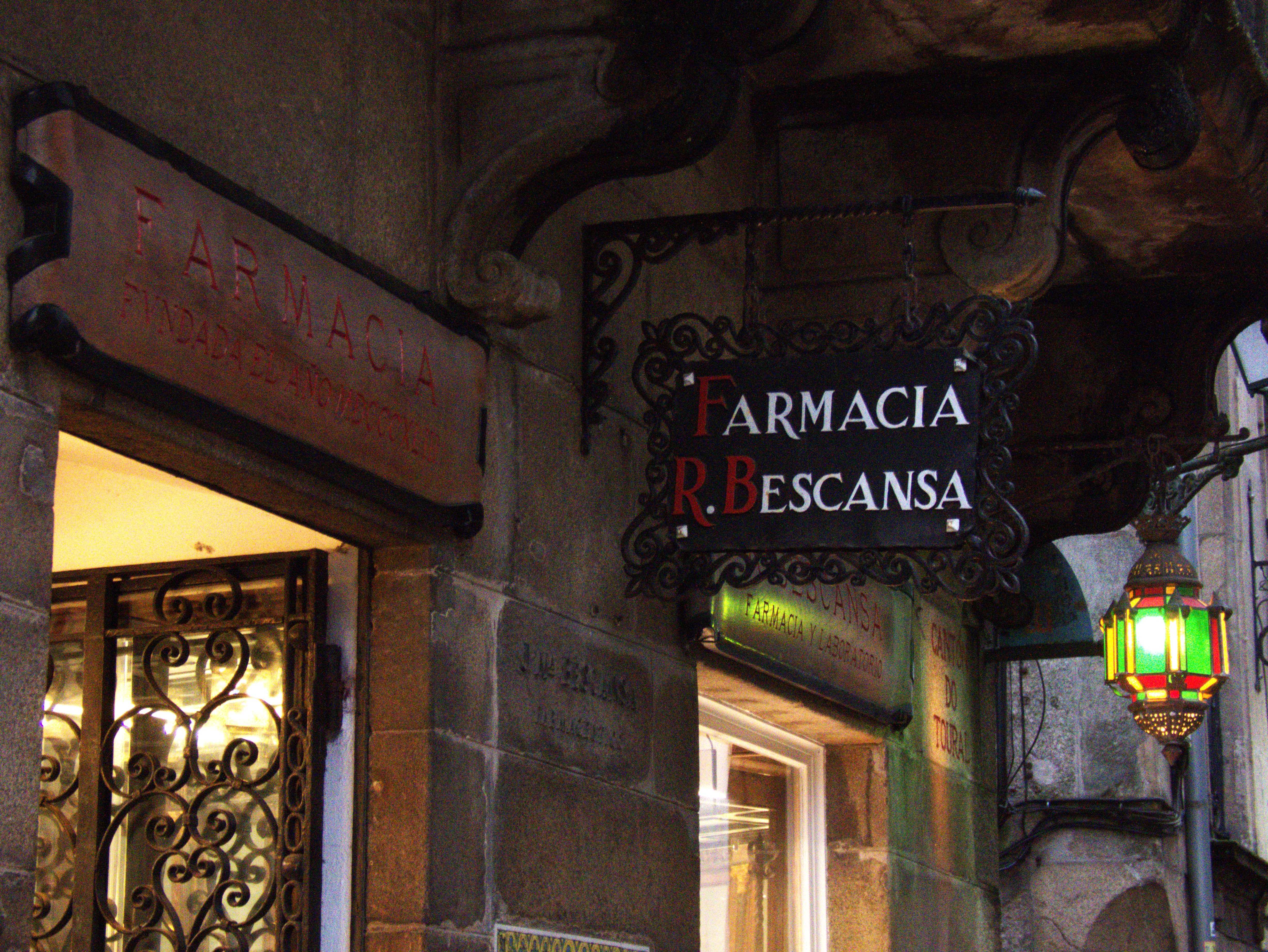 Bescansa Pharmacy, Santiago de Compostela (2.1).jpg
