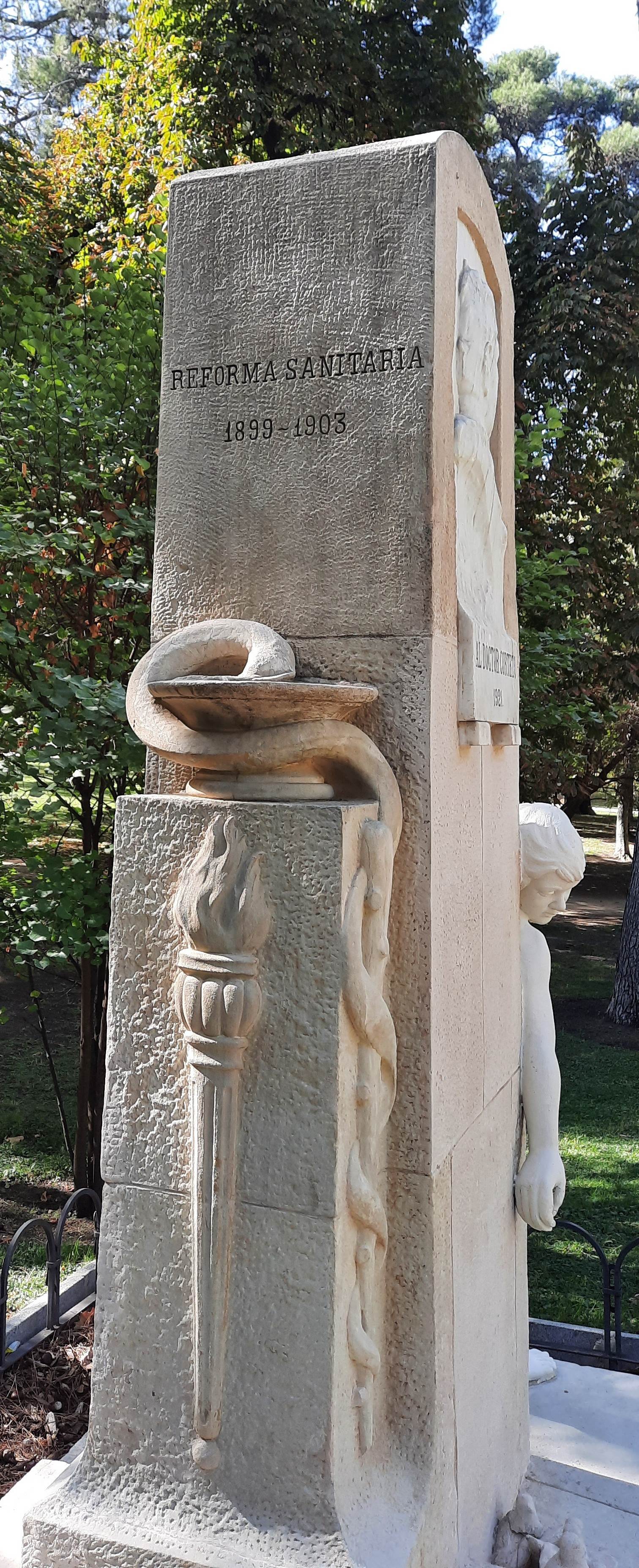 Carlos Cortezo's monument, Madrid - 03.jpg