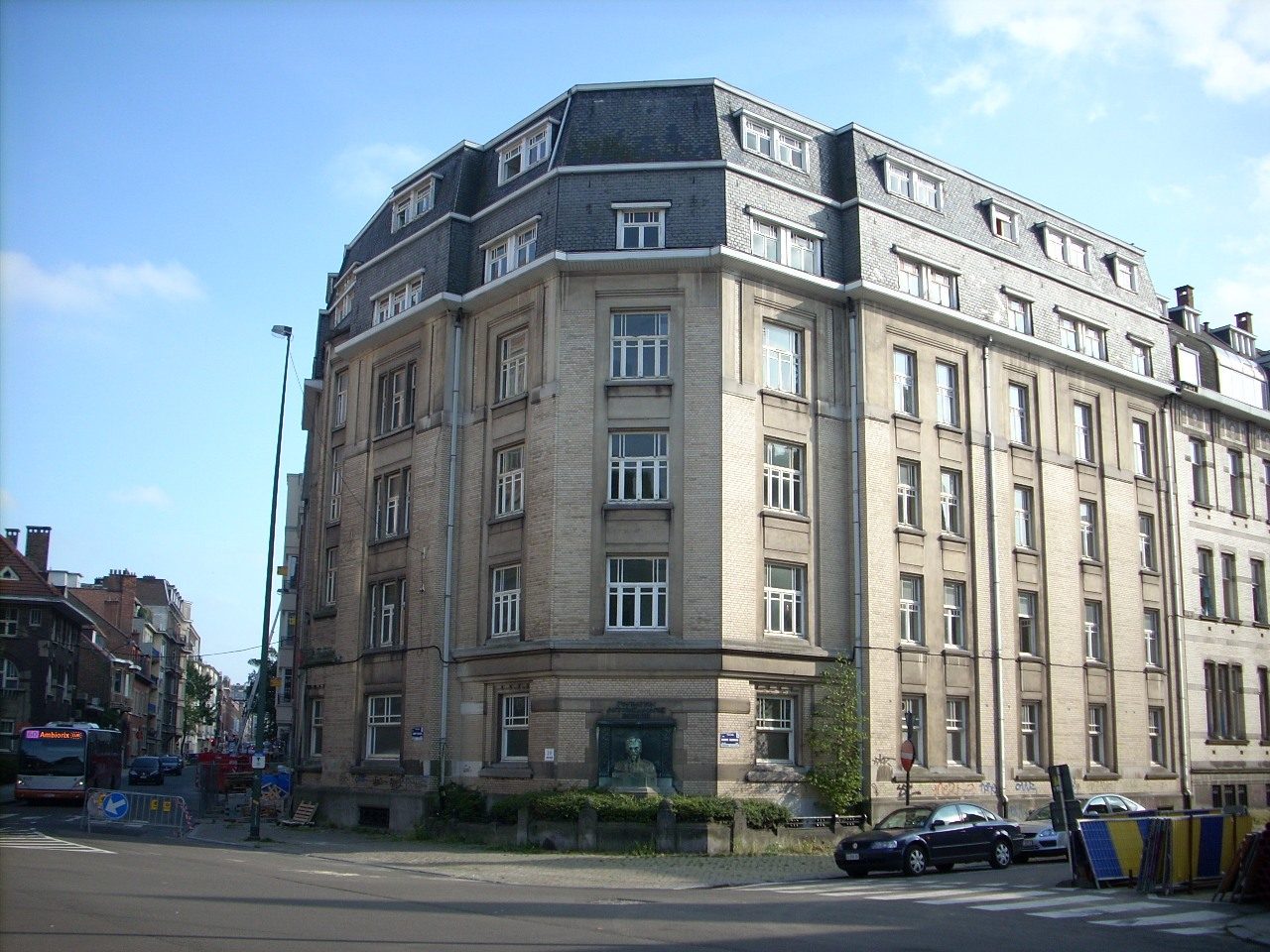 Croix-Rouge%20de%20Belgique%20historical%20building%2C%20Brussels%20-%2002.JPG