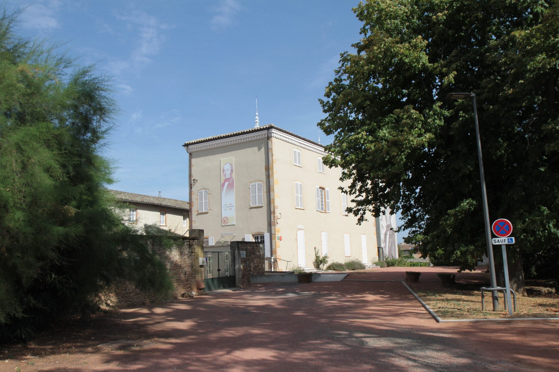 Claude%20Bernard%27s%20home-museum%2C%20Saint-Julien%20-%2001.JPG