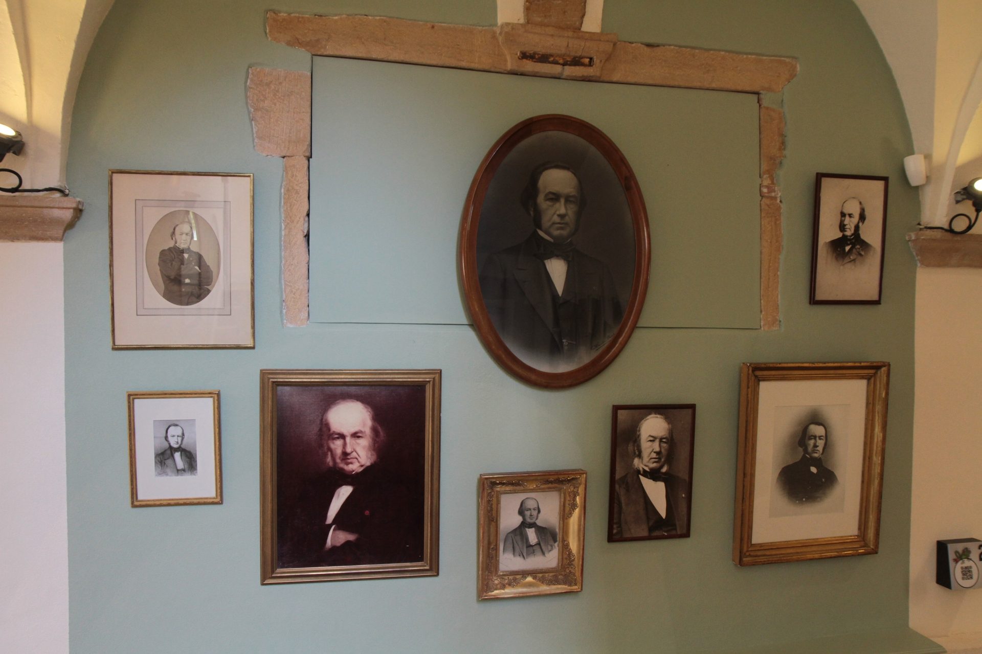 Claude%20Bernard%27s%20home-museum%2C%20Saint-Julien%20-%2014.JPG
