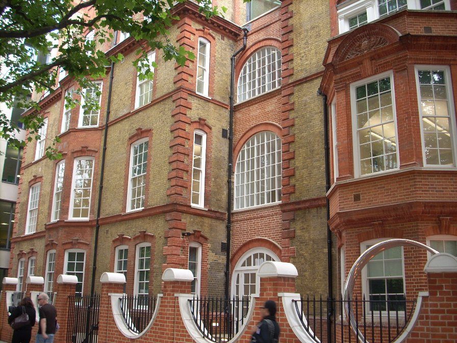 Elizabeth%20Garrett%20Anderson%20Hospital%2C%20London%20-%2005.JPG