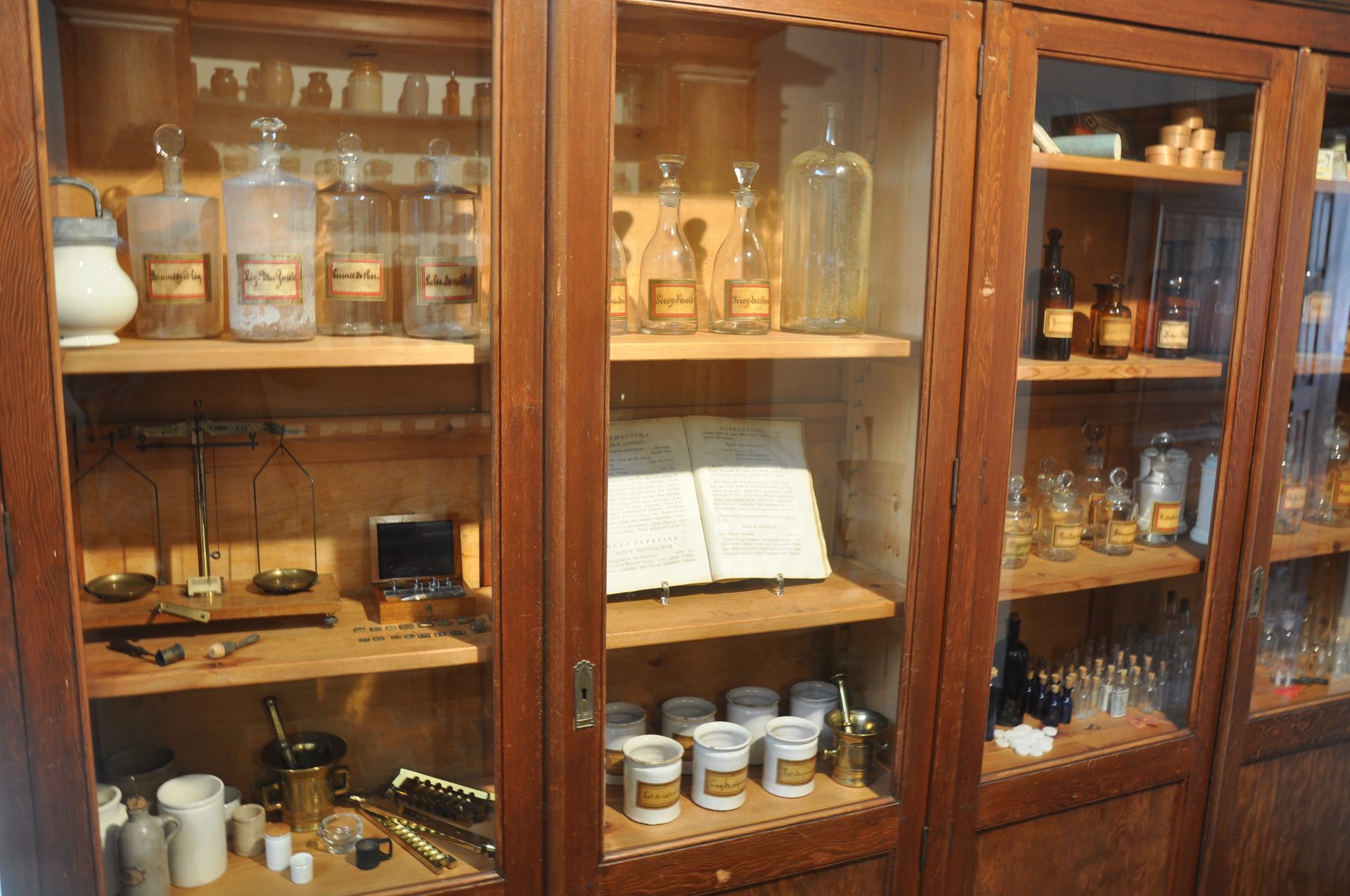Pharmacy%2C%20Geel%20%284%29.JPG
