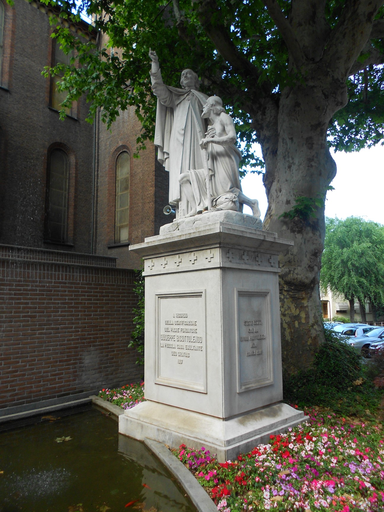 Giuseppe Benedetto Cottolengo's monument, Piccola Casa della Divina Provvidenza, Turin - 02.jpg