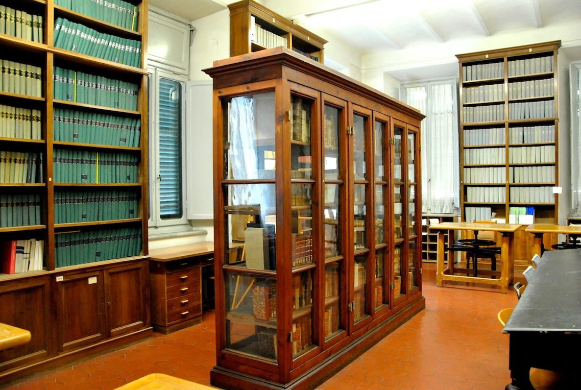 biblio.JPG