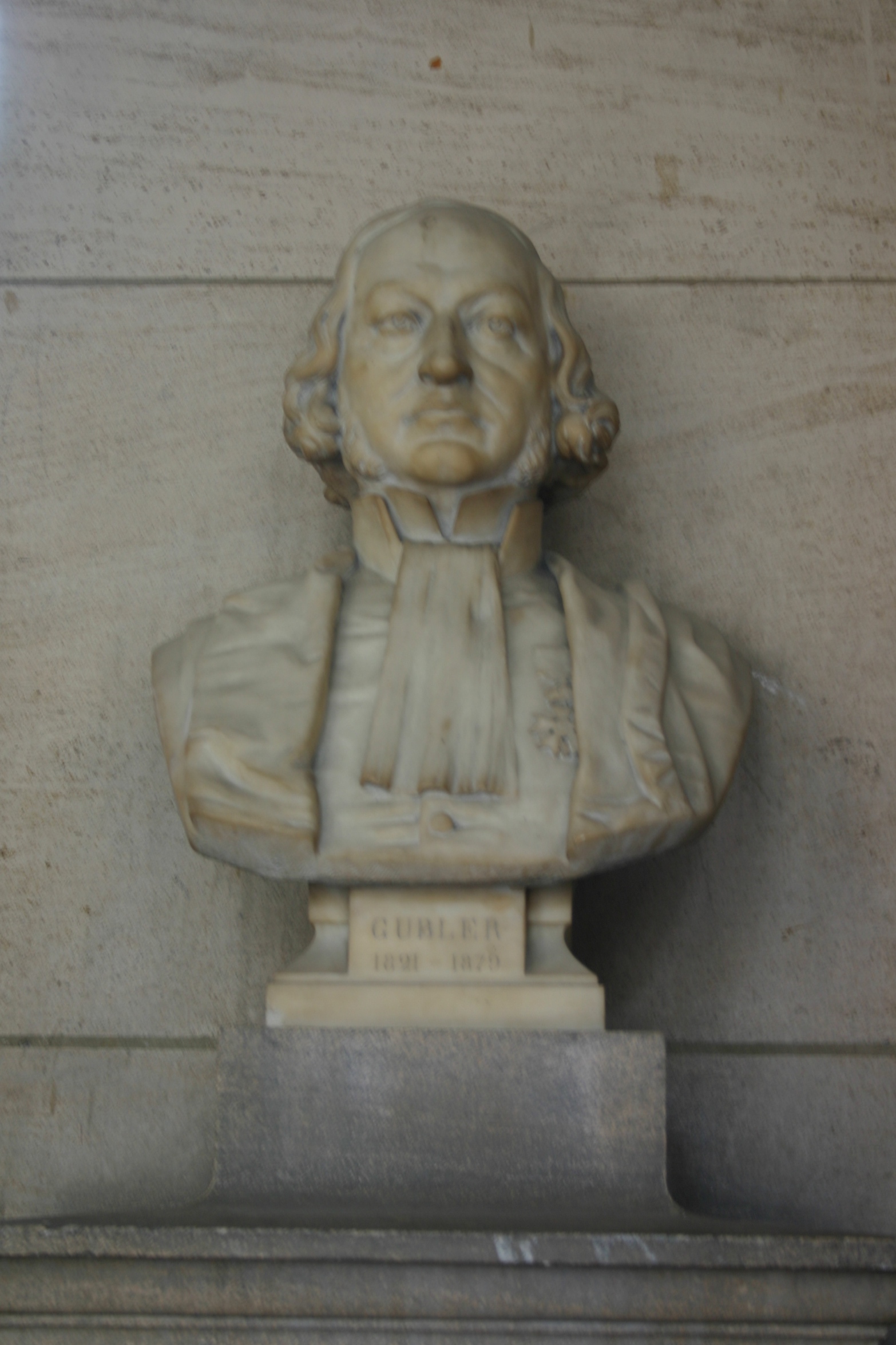 Adolphe-Marie%20Gubler%27s%20bust%2C%20Grand%20Hall%2C%20Universit%C3%A9%20Paris%20Descartes%2C%20Paris%20%282%29.JPG