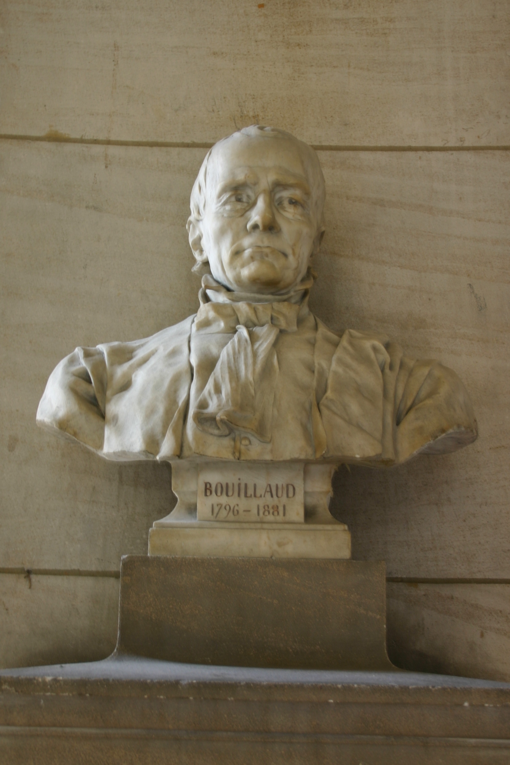 Jean%20Baptiste%20Bouillaud%20bust%2C%20Grand%20Hall%2C%20Universit%C3%A9%20Paris%20Descartes%2C%20Paris%20%283%29.JPG