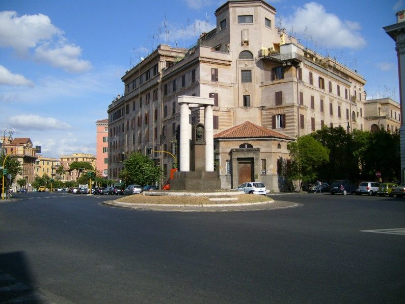 GuidoBaccelliMonumentRome1.JPG