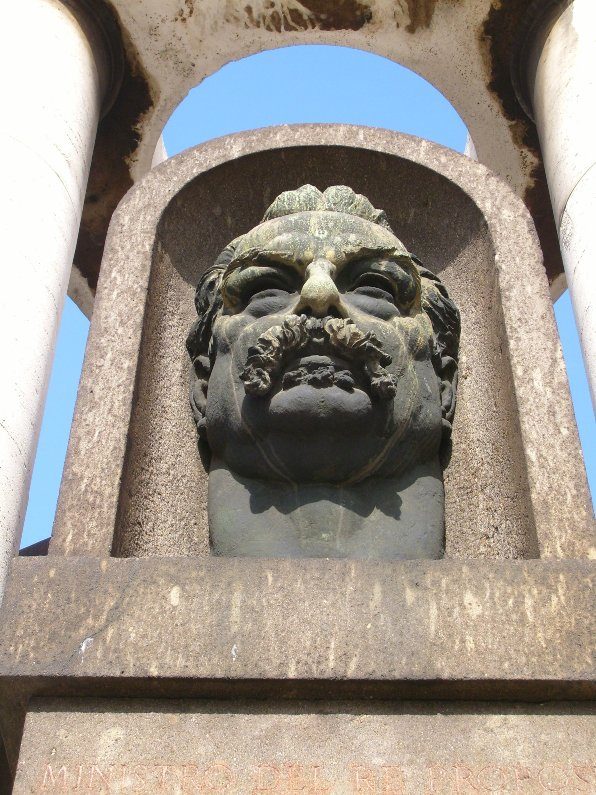 GuidoBaccelliMonumentRome4.JPG