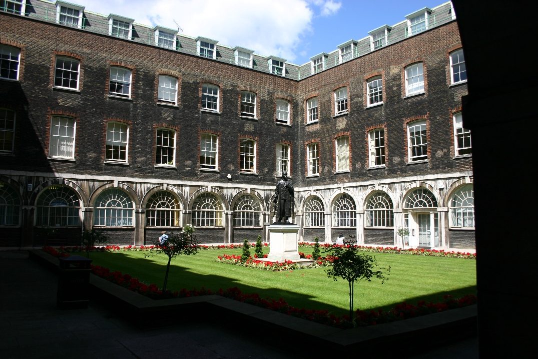 Guy's Hospital, London - 04 by Luca Borghi.JPG