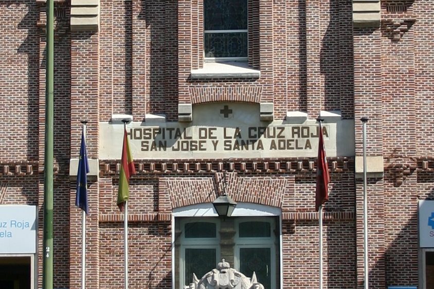 Hospital%20Central%20de%20la%20Cruz%20Roja%2C%20Madrid%20-%2005.JPG