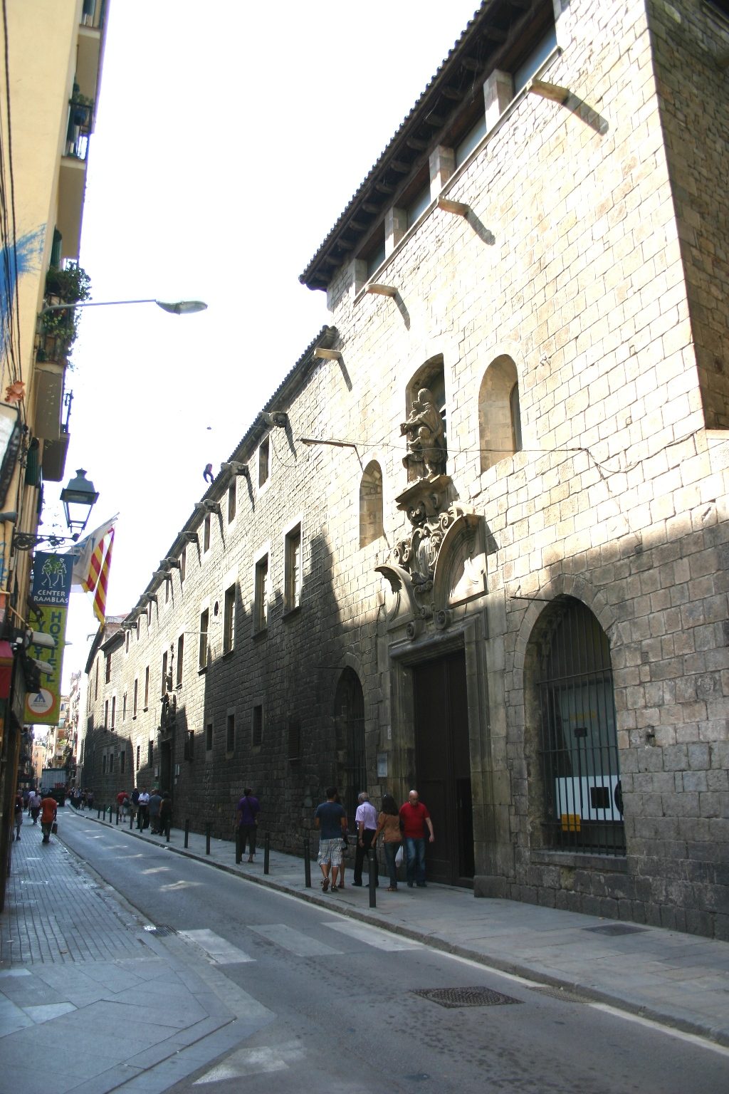 Hospital%20de%20la%20Santa%20Creu%20%28ancient%20site%29%2C%20Barcelona%2C%20Spain%20-%2001.JPG