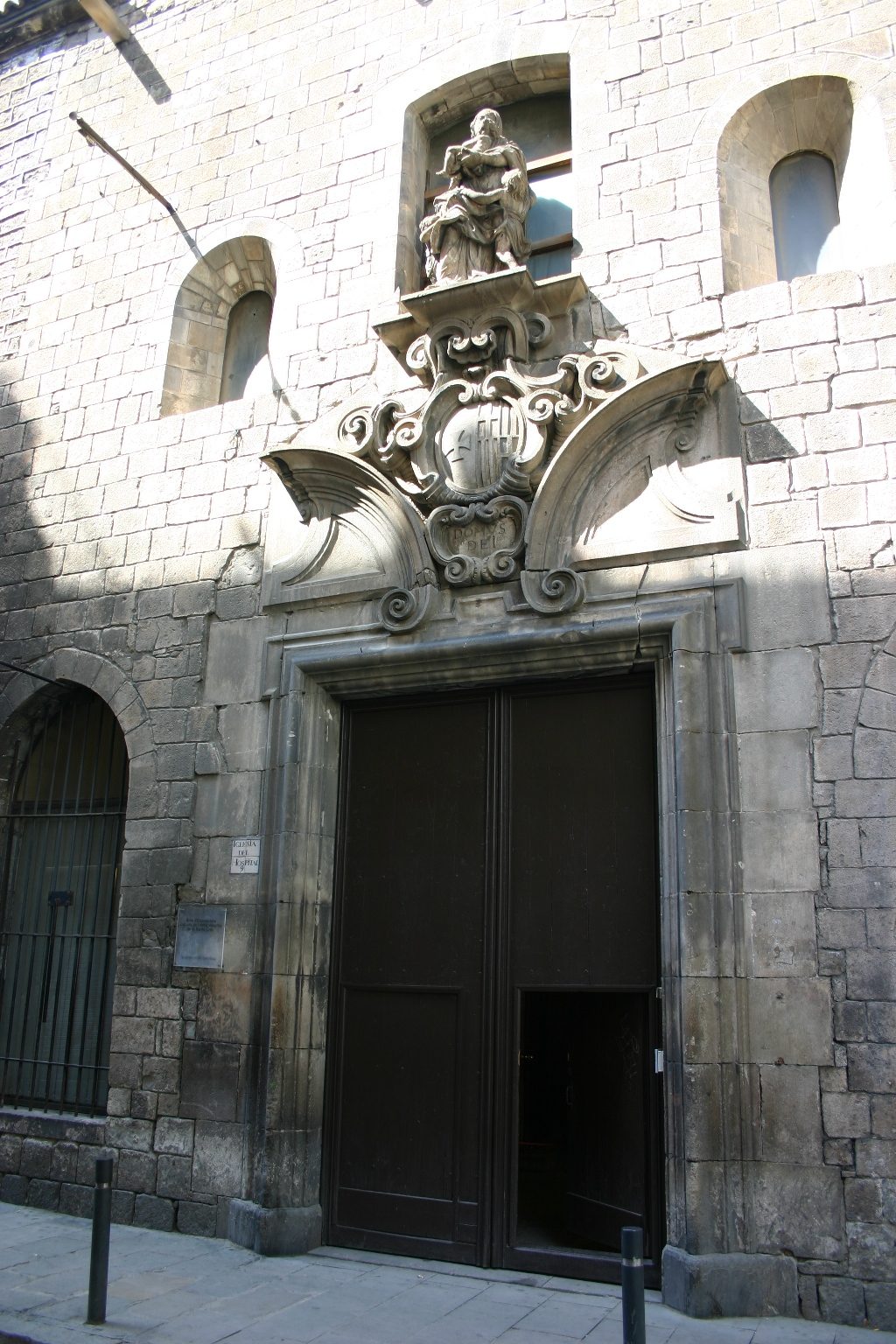Hospital%20de%20la%20Santa%20Creu%20%28ancient%20site%29%2C%20Barcelona%2C%20Spain%20-%2003.JPG