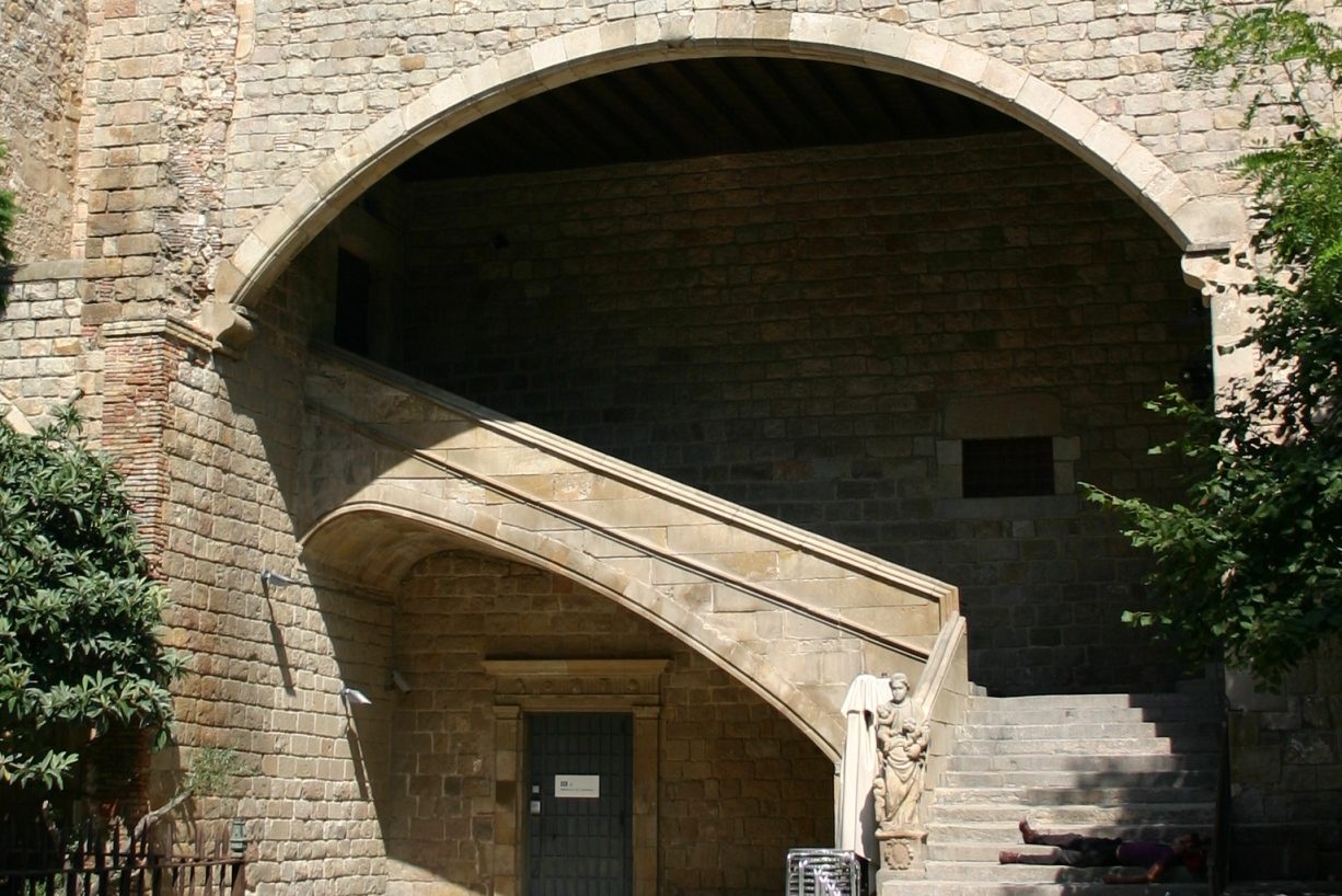 Hospital%20de%20la%20Santa%20Creu%20%28ancient%20site%29%2C%20Barcelona%2C%20Spain%20-%2012.JPG
