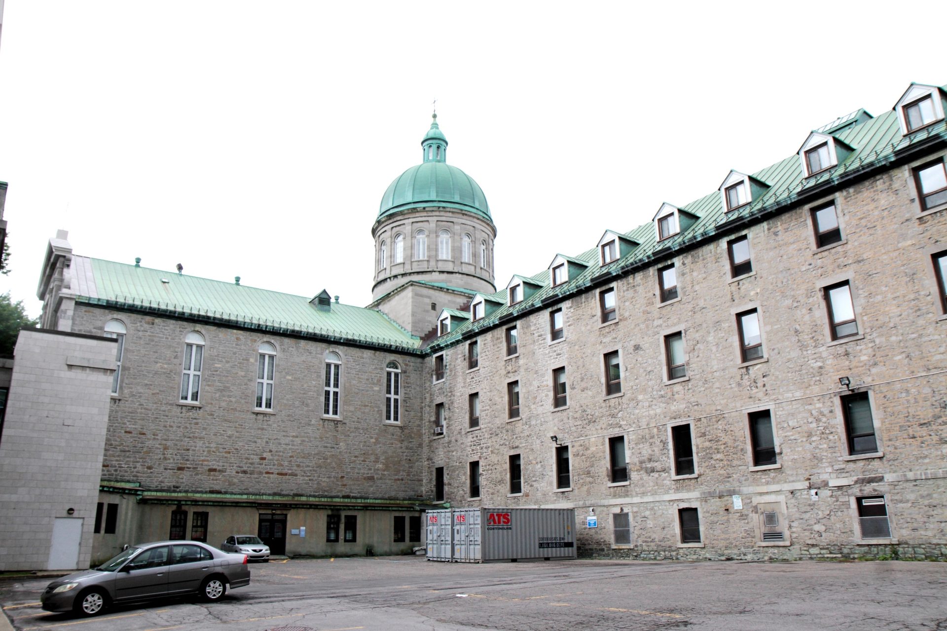 Hotel Dieu de Montreal, Montreal - 04.JPG