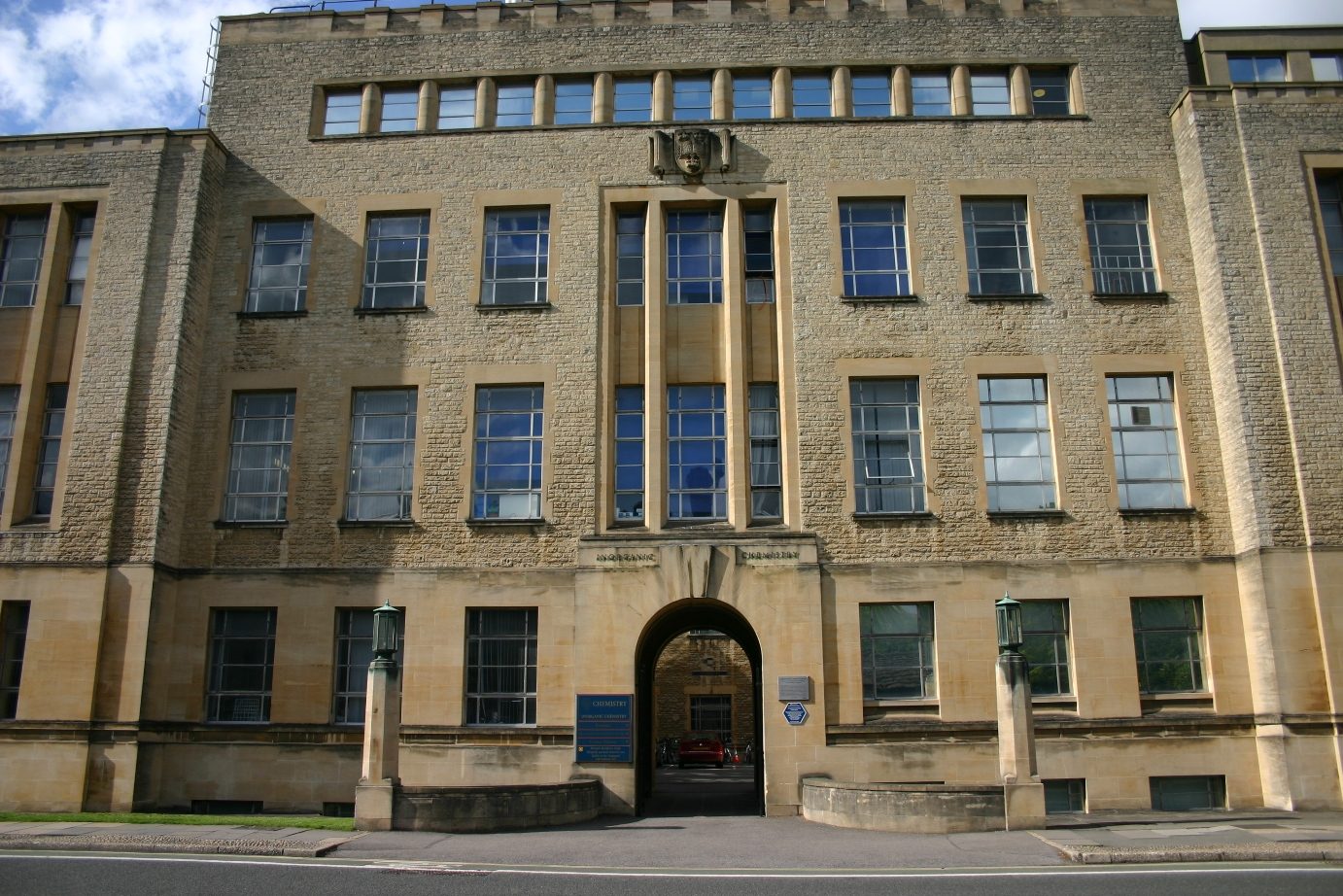 Inorganic%20Chemistry%20Laboratory%2C%20Oxford%20-%2002.JPG