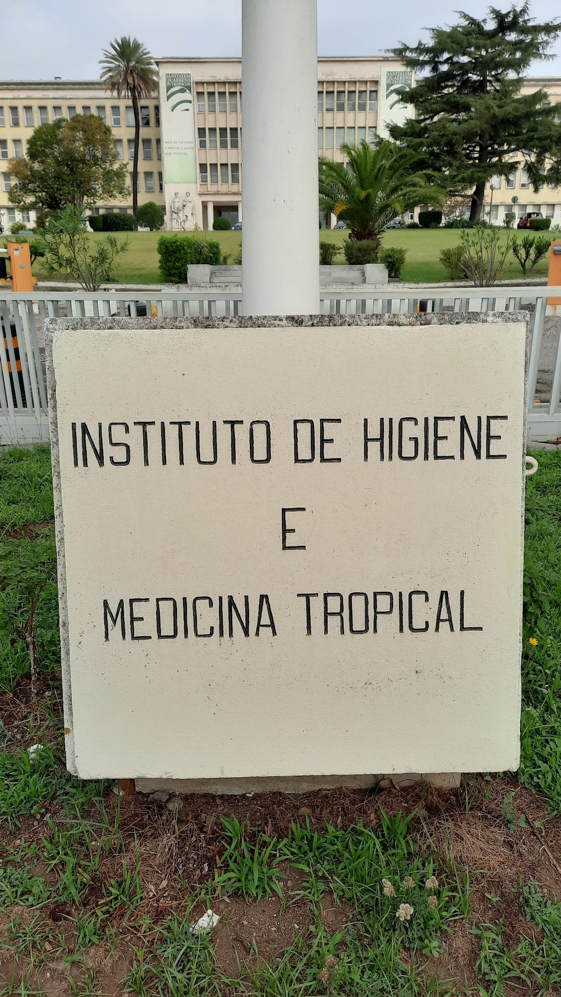 Instituto de Higiene e Medicina Tropical, Lisbon - 01.jpg
