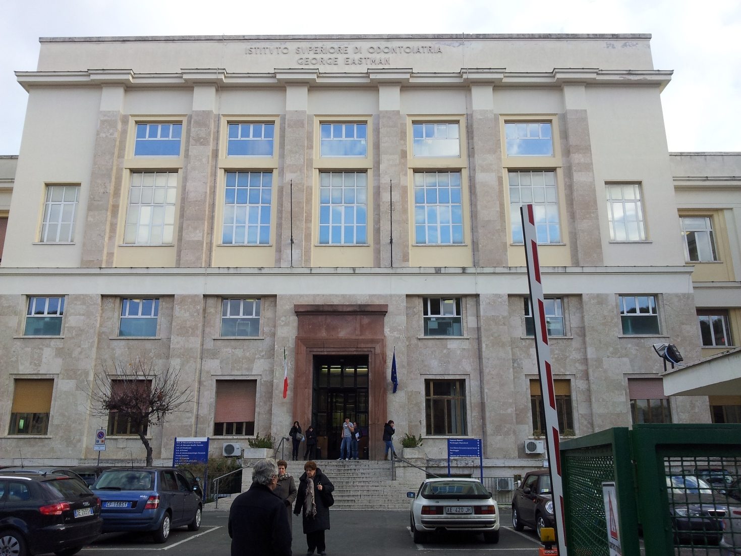 Istituto%20superiore%20di%20Odontoiatria%20George%20Eastman%2C%20Rome%20-%2001.jpg
