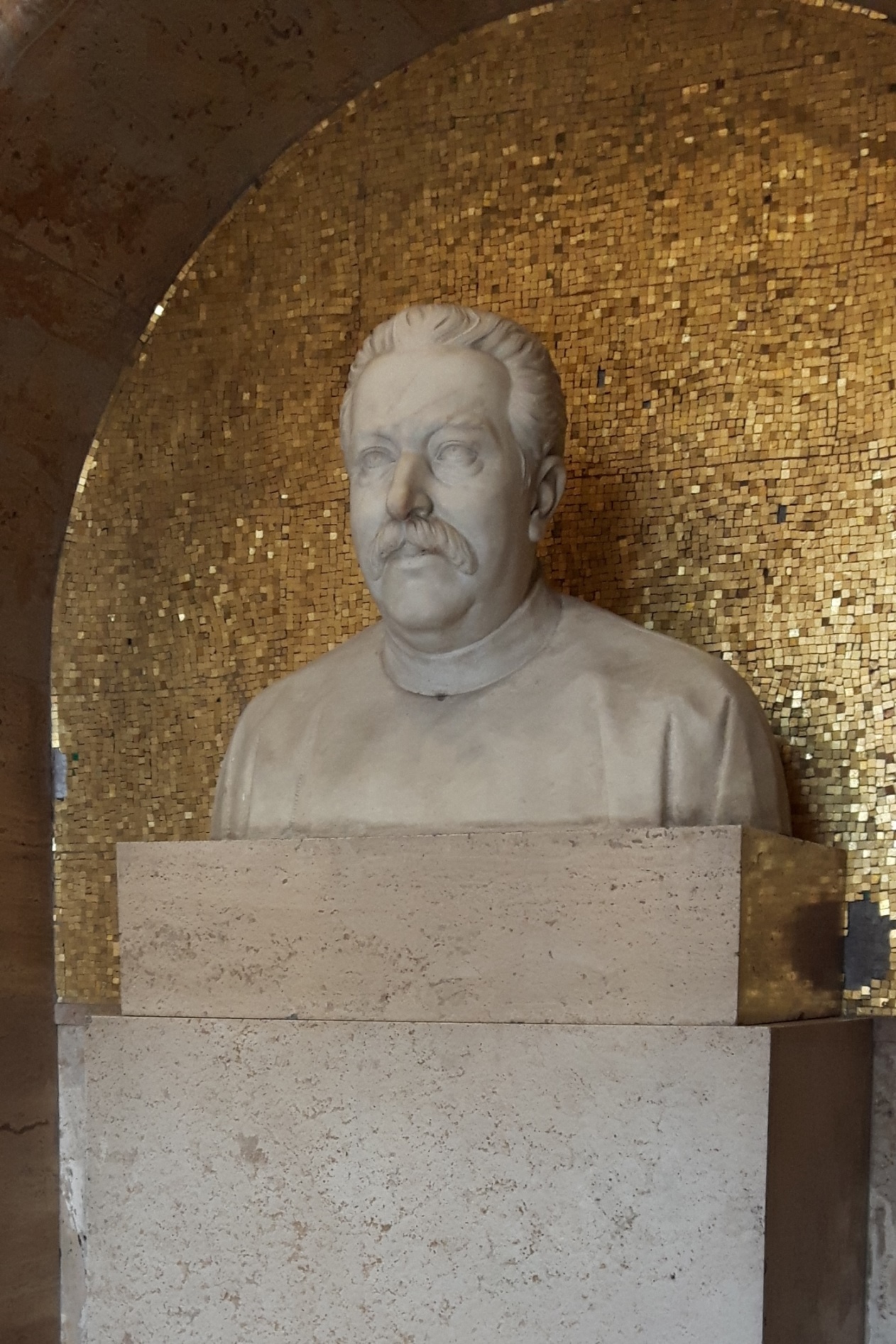 Luigi Concetti's monument, Policlinico Umberto I, Rome - 02.jpg