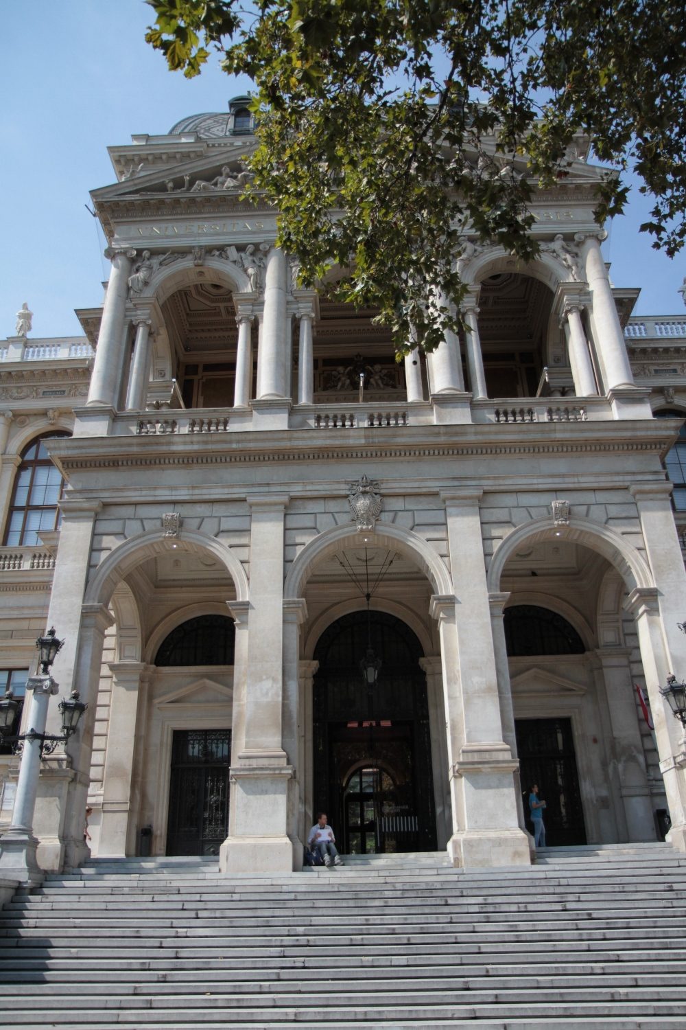 Medical monuments, UNI Vienna - 02.jpg