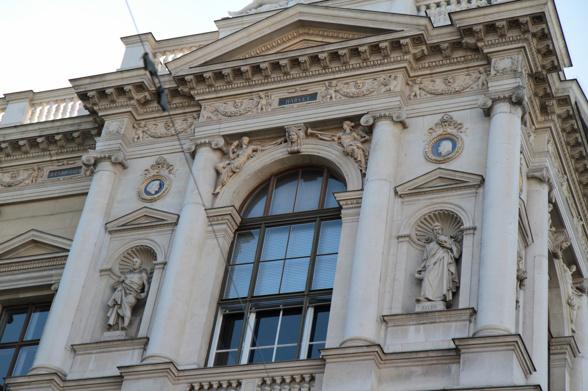 Medical monuments, UNI Vienna - 04.jpg