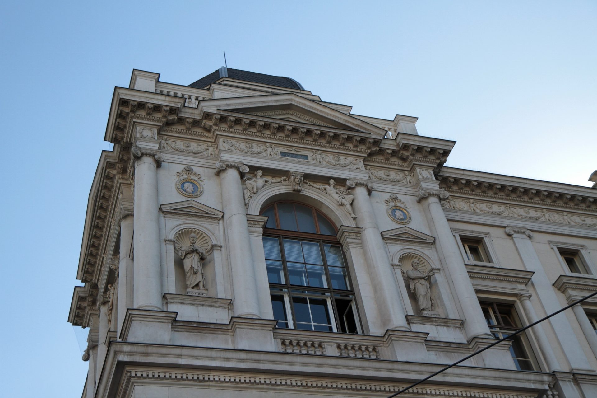 Medical monuments, UNI Vienna - 05.jpg