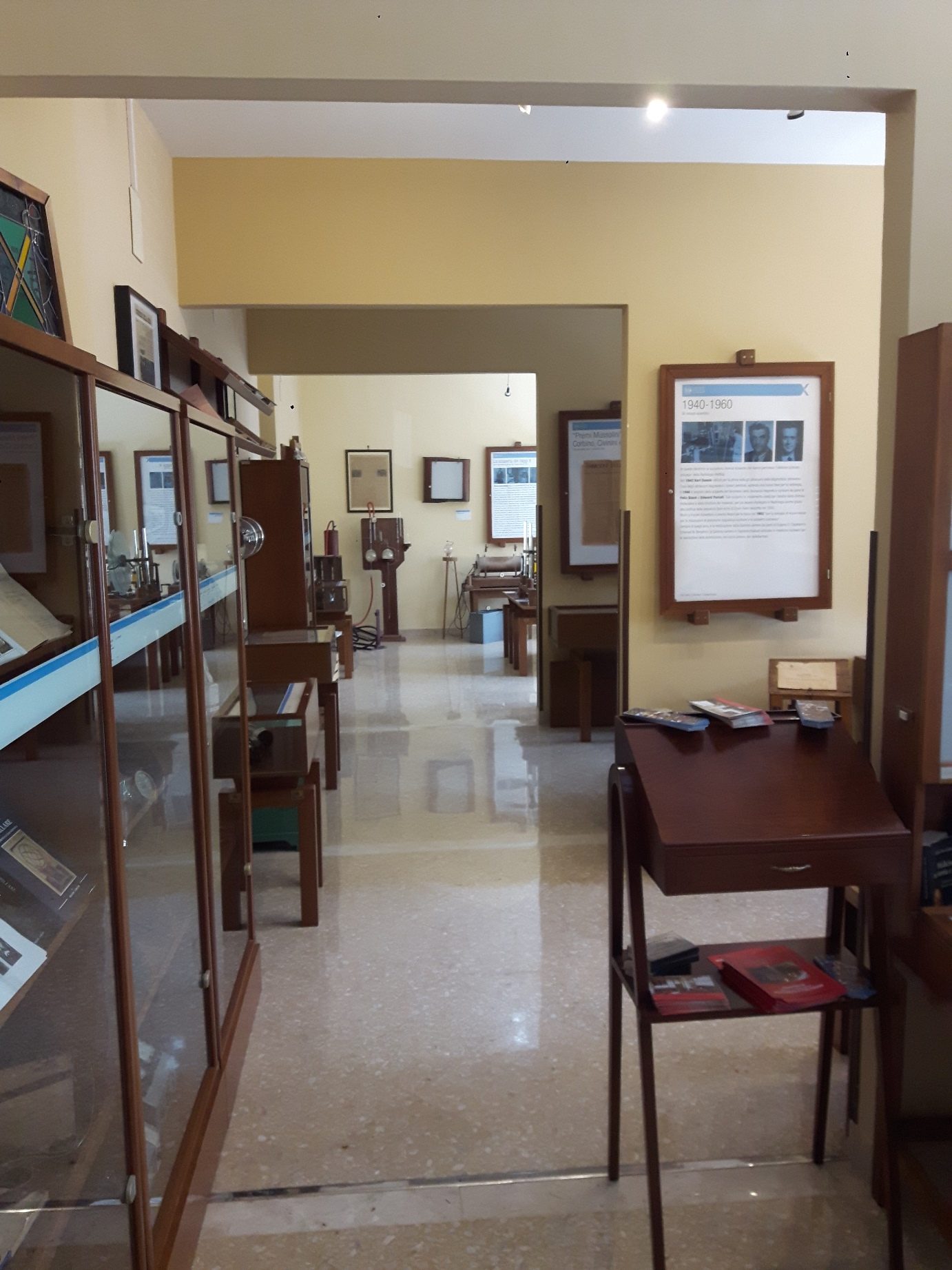 Museo della Radiologia, Palermo - 09.jpg