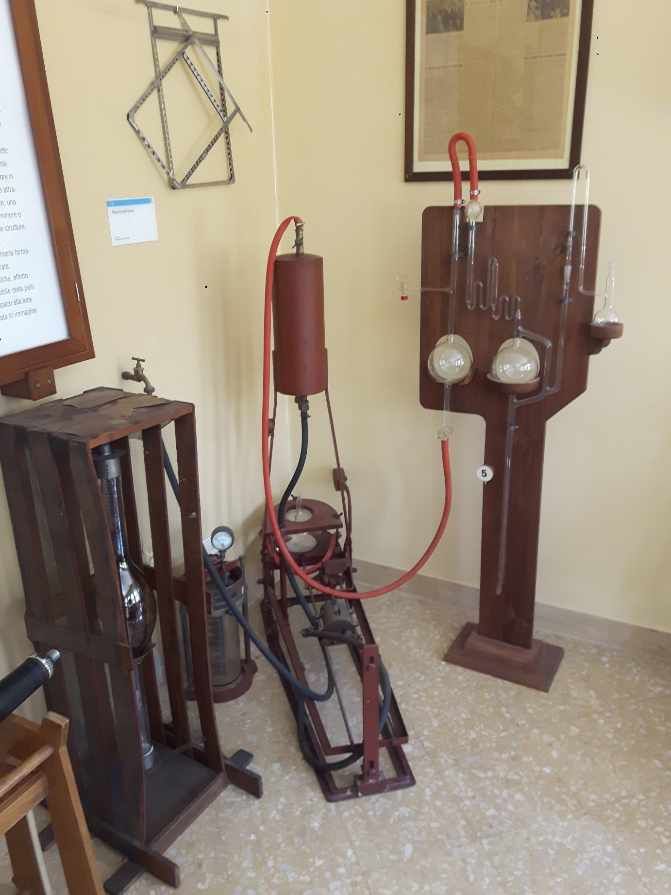 Museo della Radiologia, Palermo - 10.jpg