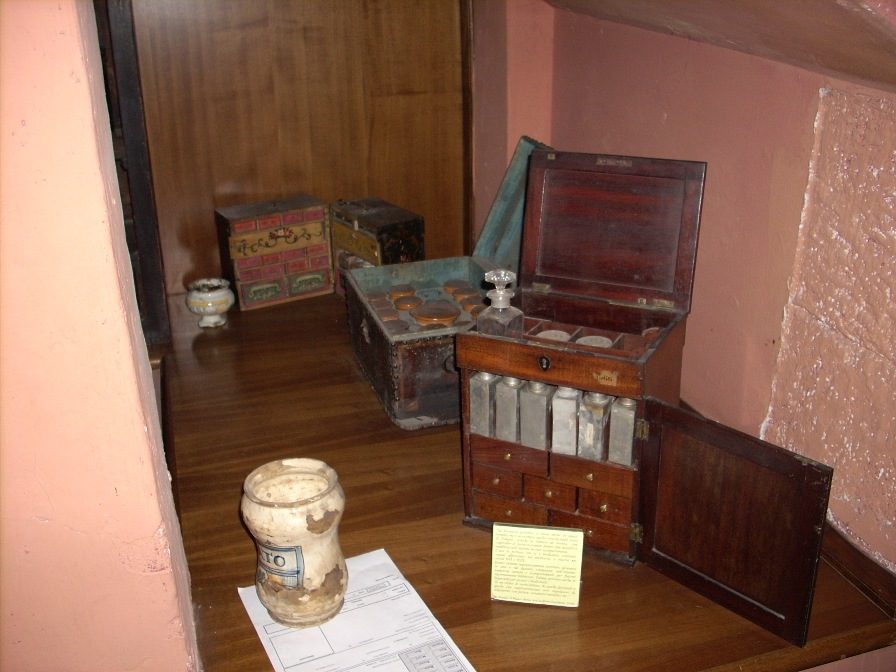 Museo%20di%20Storia%20della%20Medicina%2C%20La%20Sapienza%2C%20Rome%20-%2005.JPG
