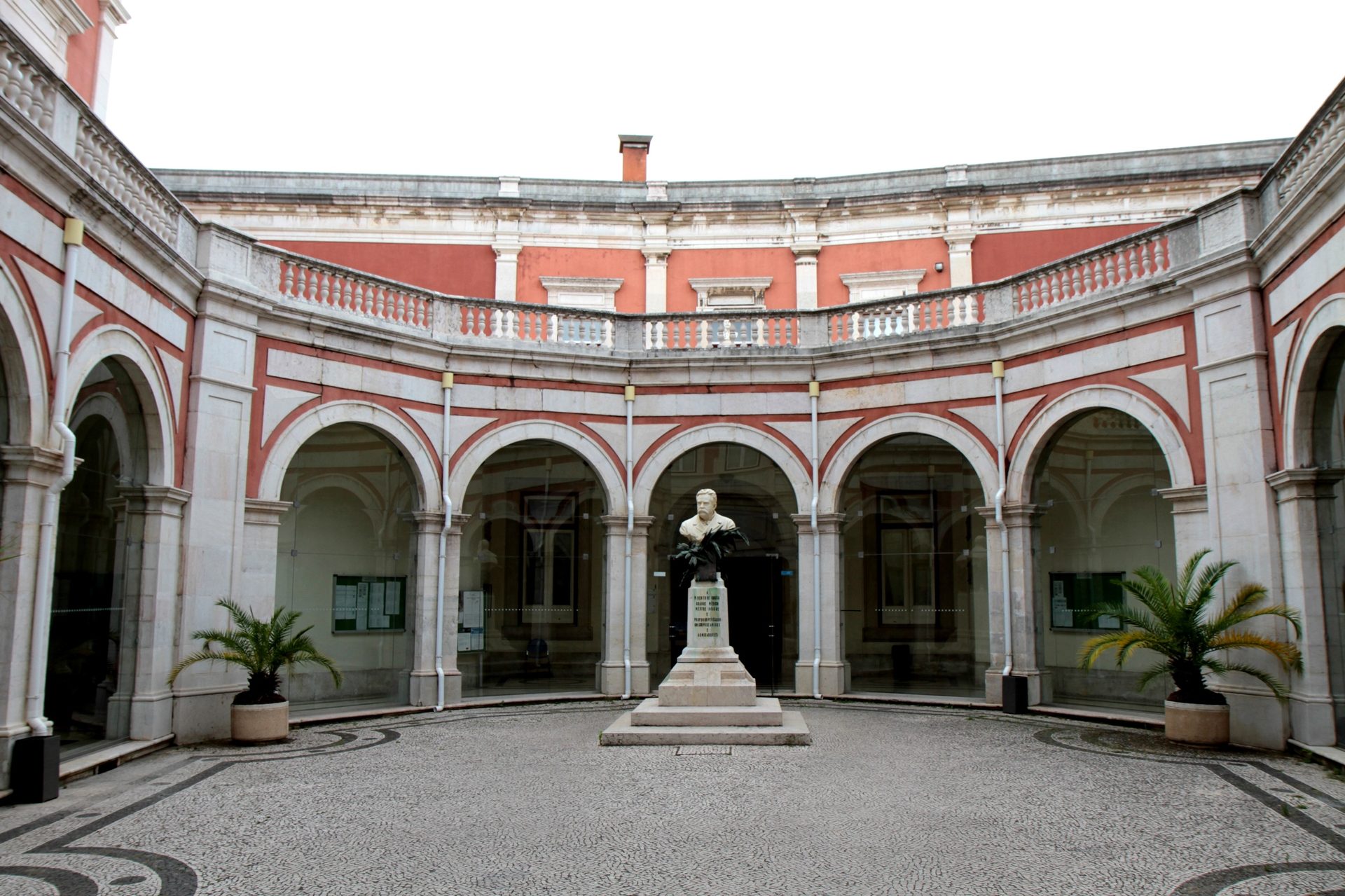 NOVA Facultade de Ciencias Medicas, Lisbon - 03.JPG
