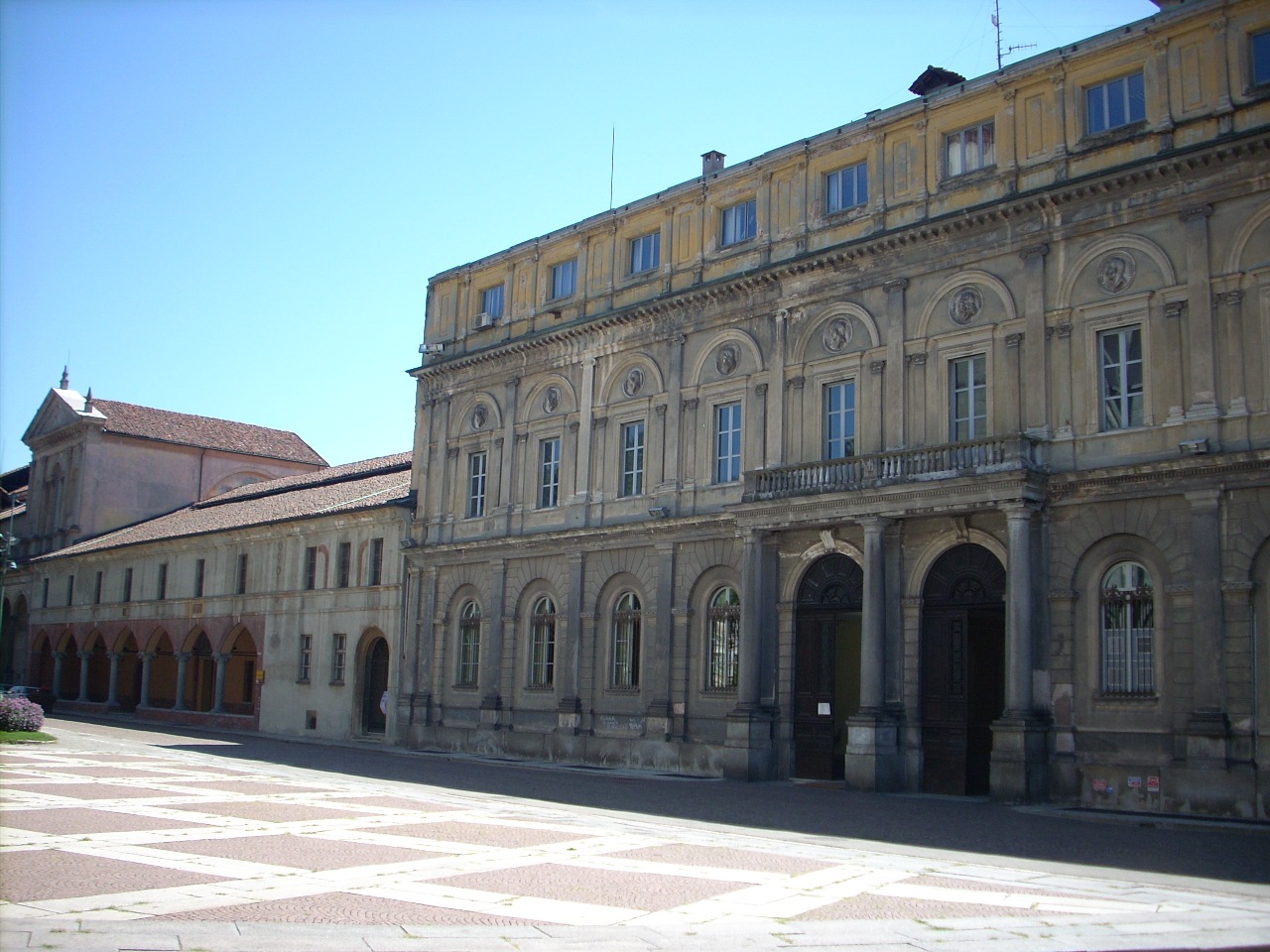 Old Ospedale Maggiore, Vercelli. Italy (10).JPG