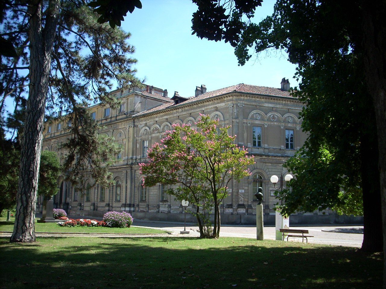 Old Ospedale Maggiore, Vercelli. Italy (13).JPG