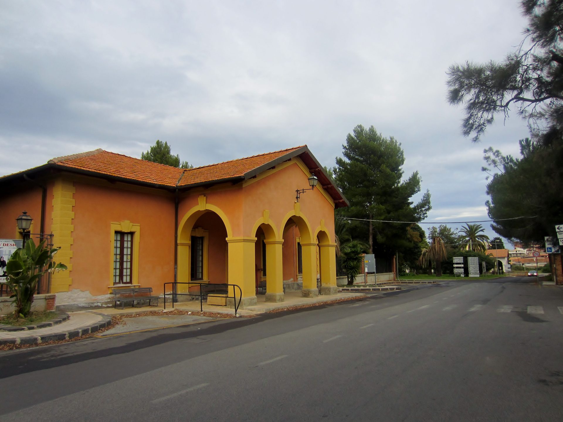 Old%20Ospedale%20Neuropischiatrico%20della%20Pizzuta%20%283%29.JPG