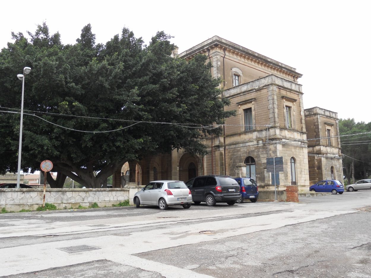 Old%20Ospedale%20Neuropischiatrico%20della%20Pizzuta%20%284%29.jpg