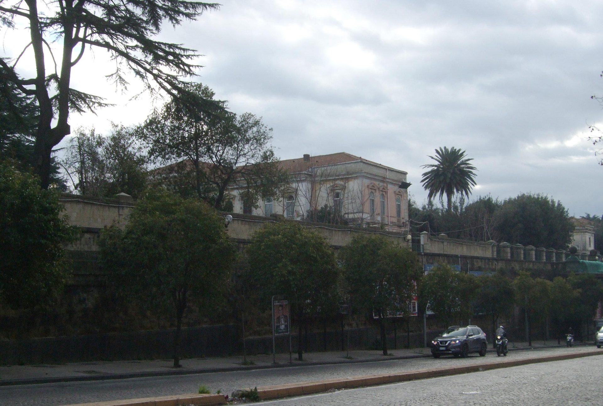 Old%20psychiatric%20hospital%20Leonardo%20Bianchi%2CNaples%20%281%29.jpg