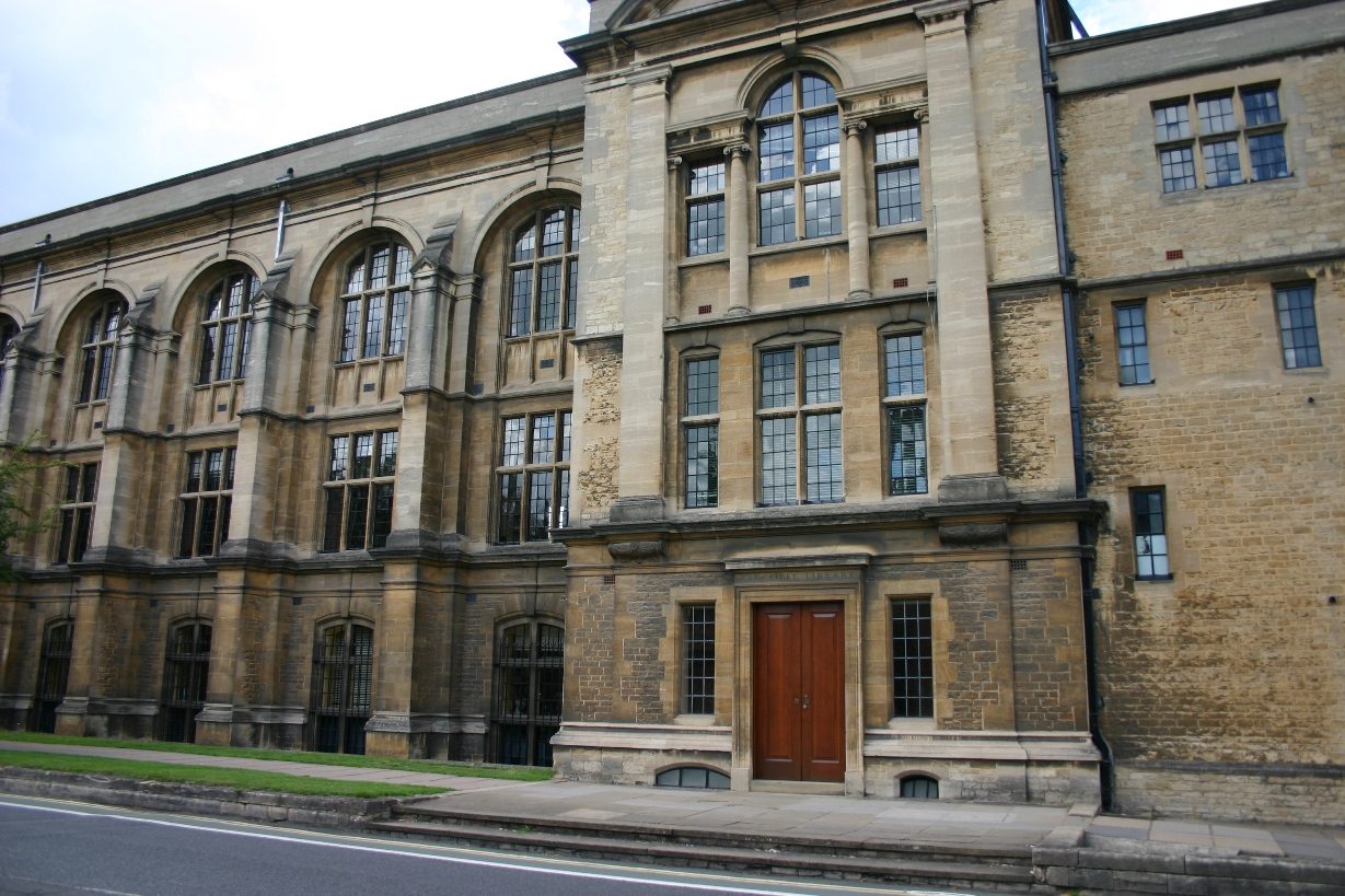 Oxford University Museum of Natural History, Oxford, UK - 04.JPG
