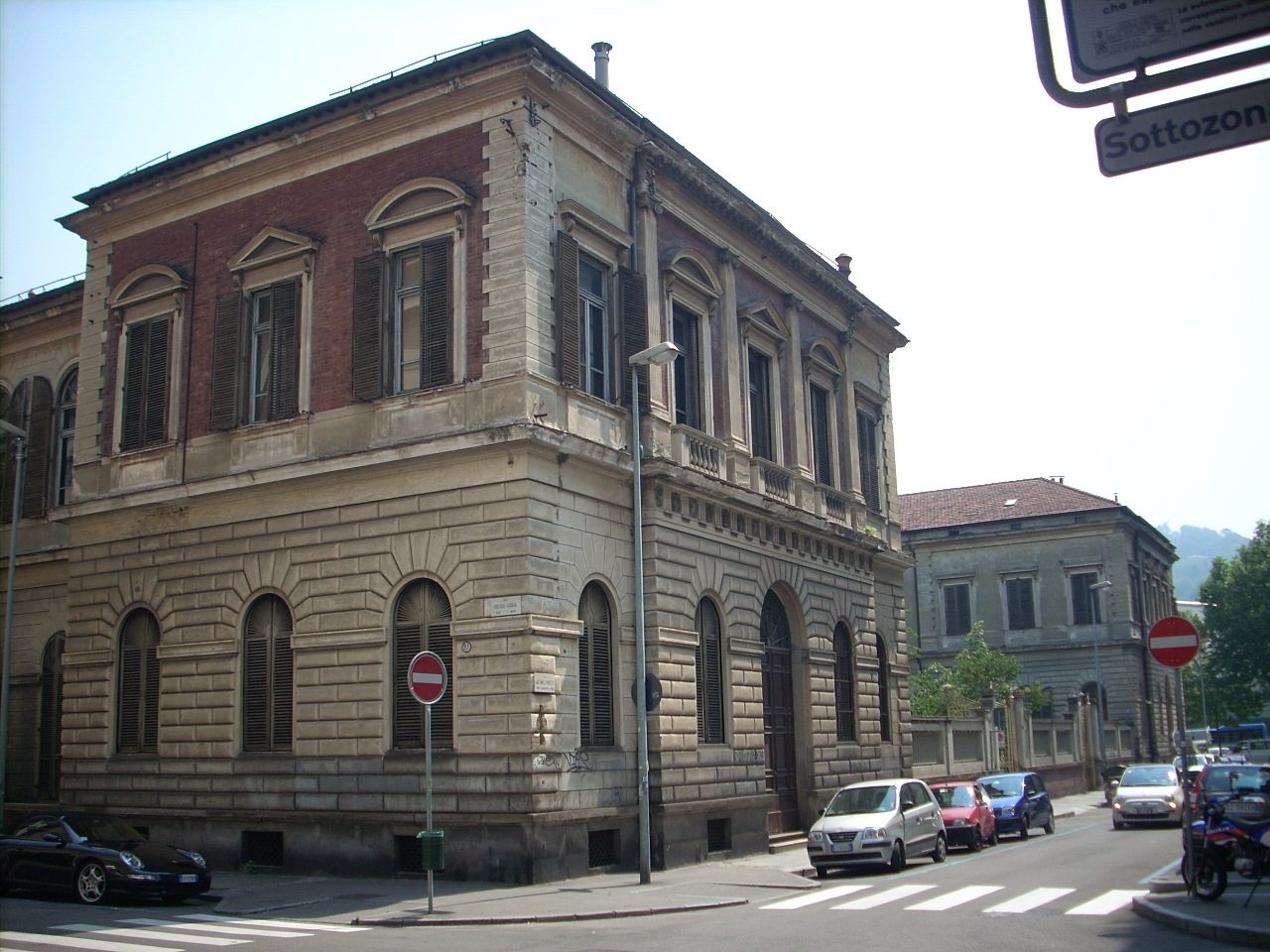 Palazzo%20degli%20Istituti%20Anatomici%2CTurin%2C%20Italy%20-%2004.JPG