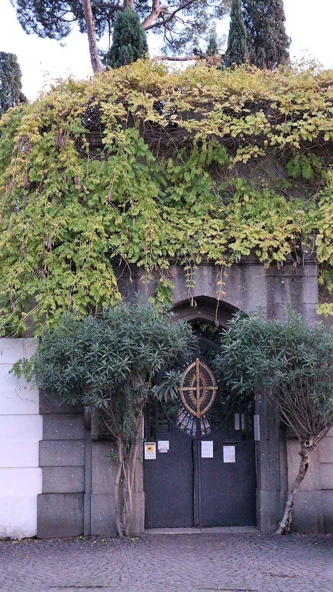 Protestant Cemetery, Rome(2).jpg