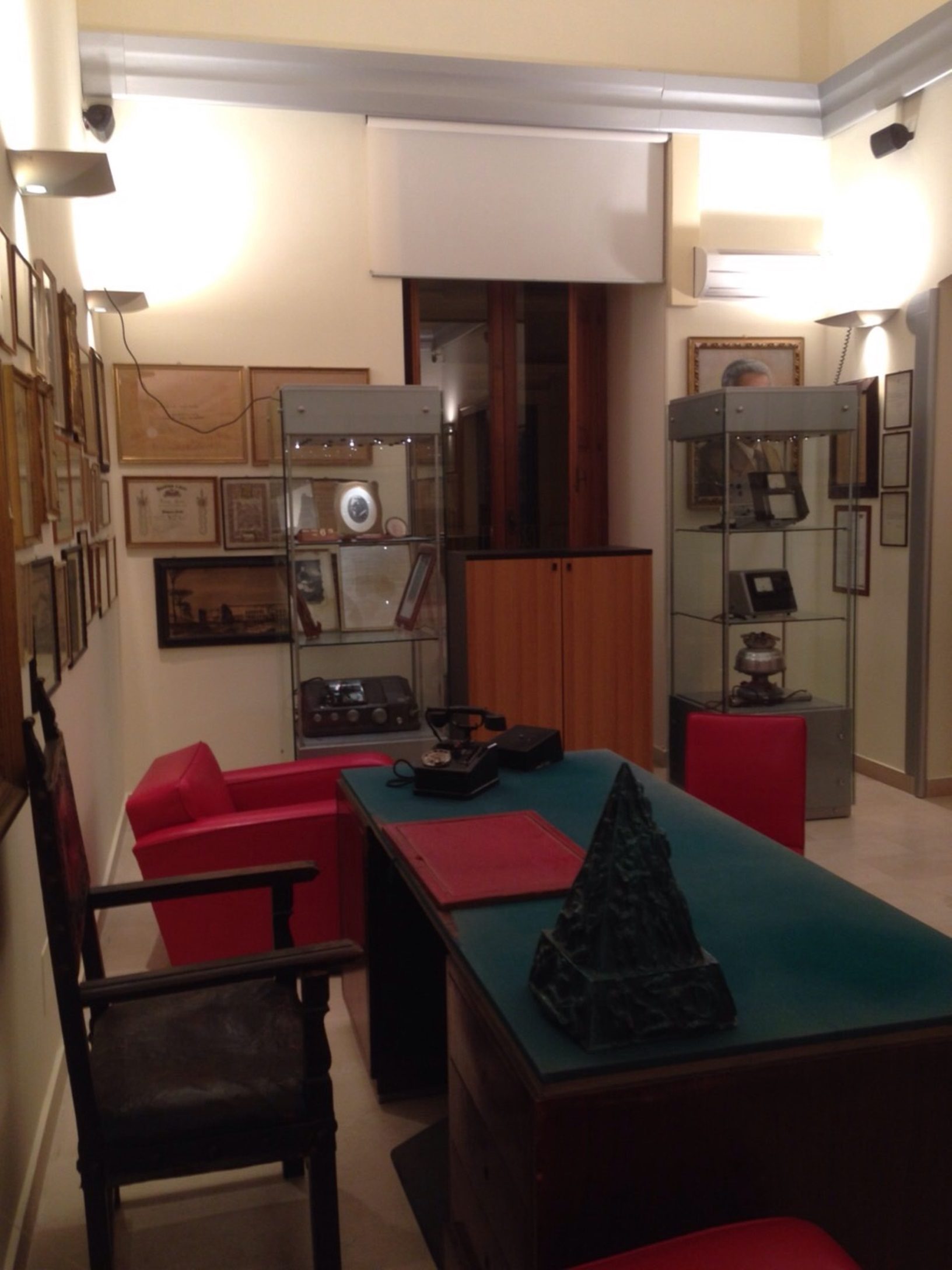 Reconstruction of Nicola Pende's office (3).jpg