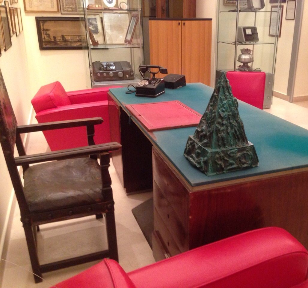 Reconstruction of Nicola Pende's office (4).jpg