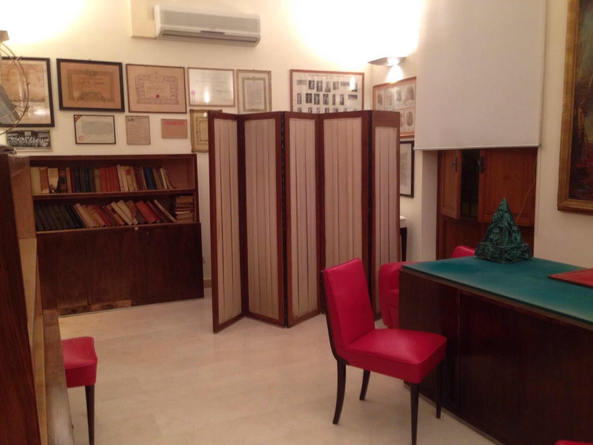 Reconstruction of Nicola Pende's office (5).jpg