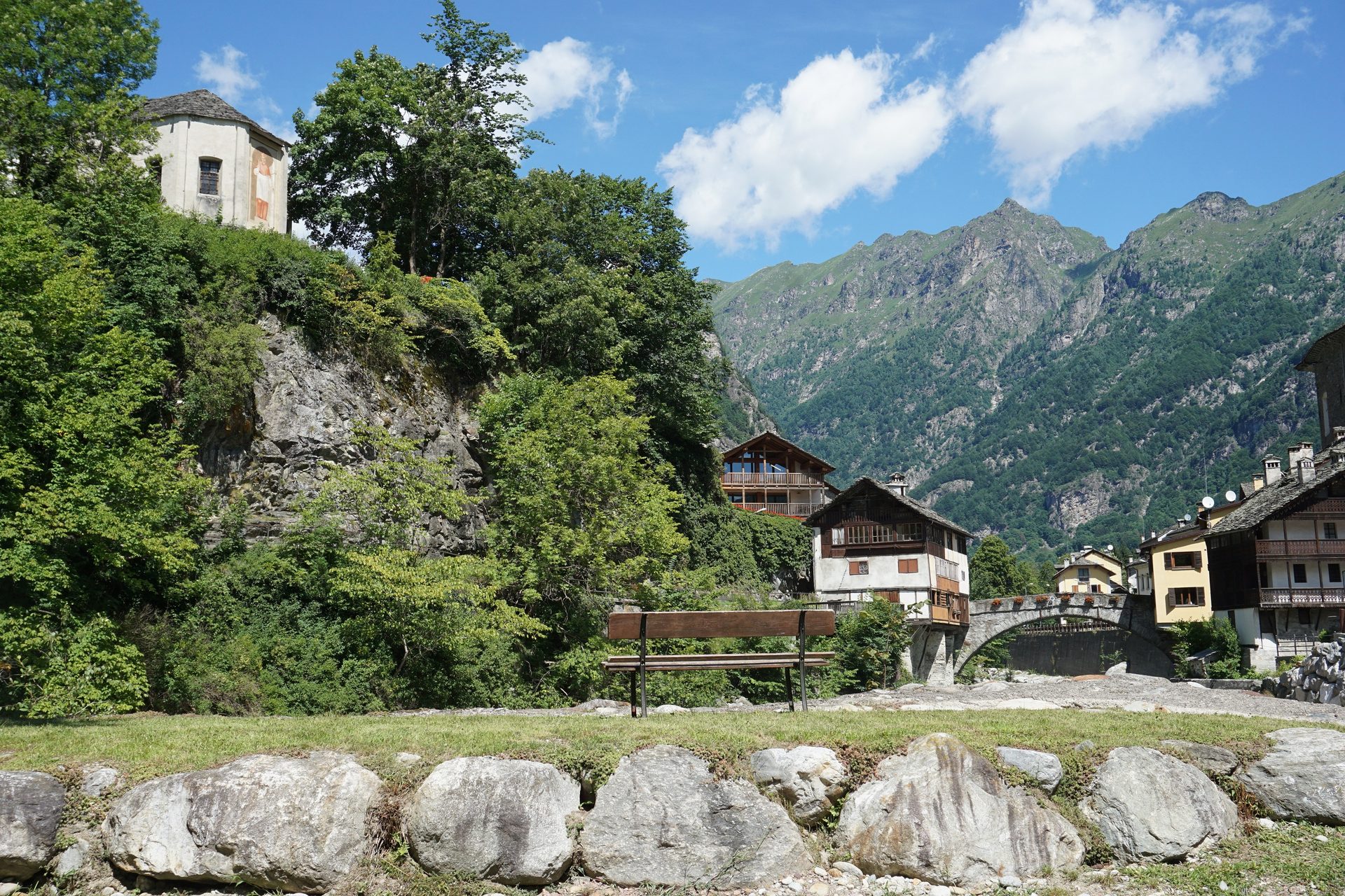 San_Carlo_Church_Campertogno_4.jpg