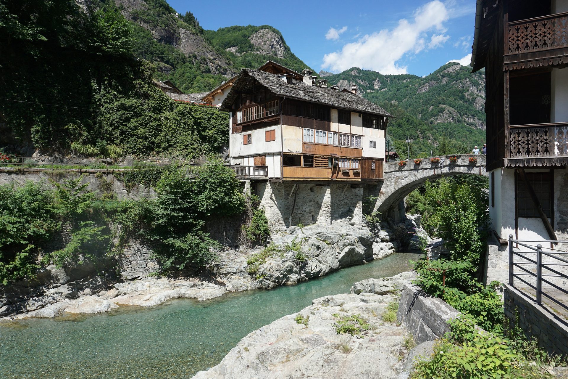 San_Carlo_Church_Campertogno_5.jpg